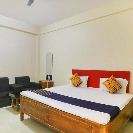 SPOT ON 68151 Prafulla Palace Hotel Jatani Esterno foto