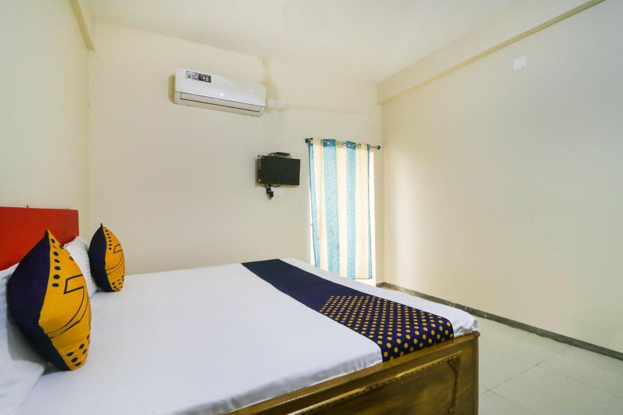 SPOT ON 68151 Prafulla Palace Hotel Jatani Esterno foto