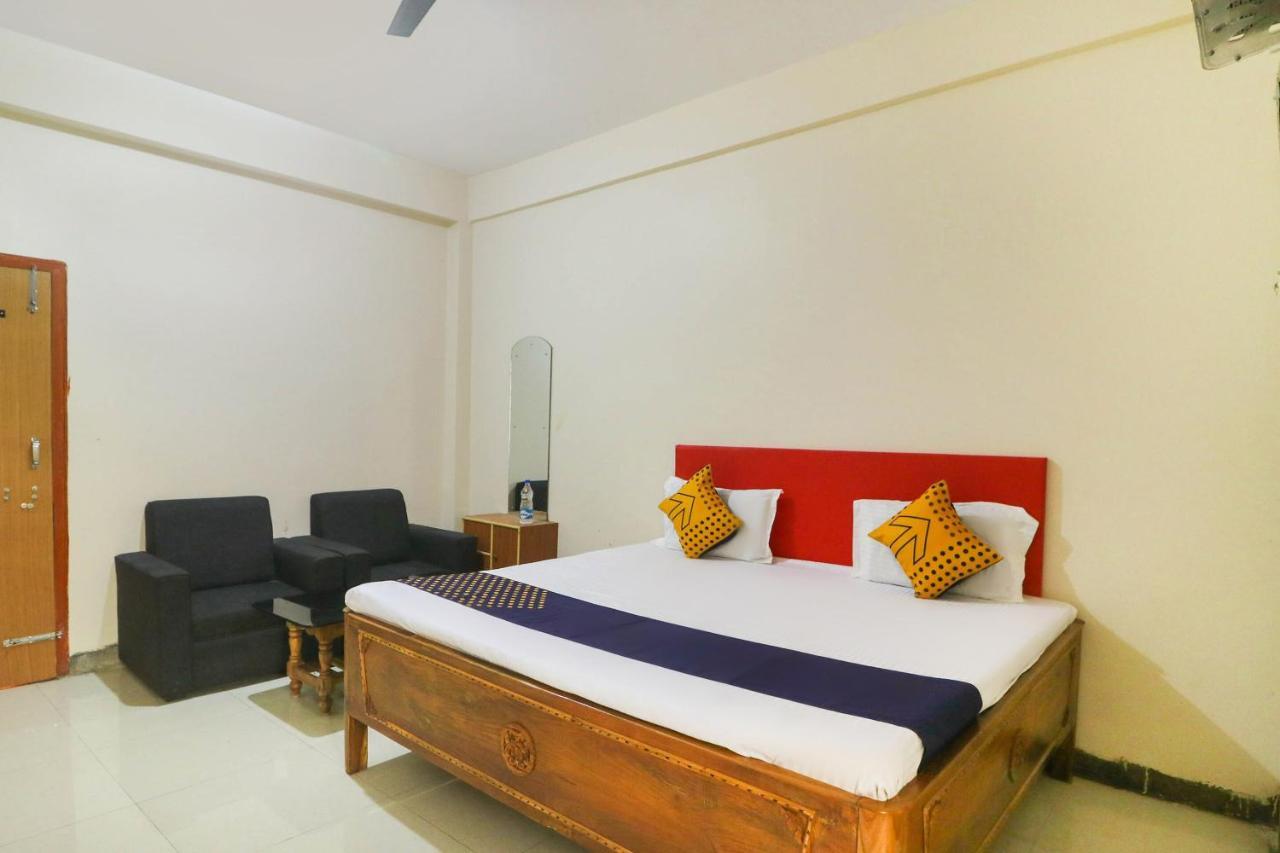 SPOT ON 68151 Prafulla Palace Hotel Jatani Esterno foto