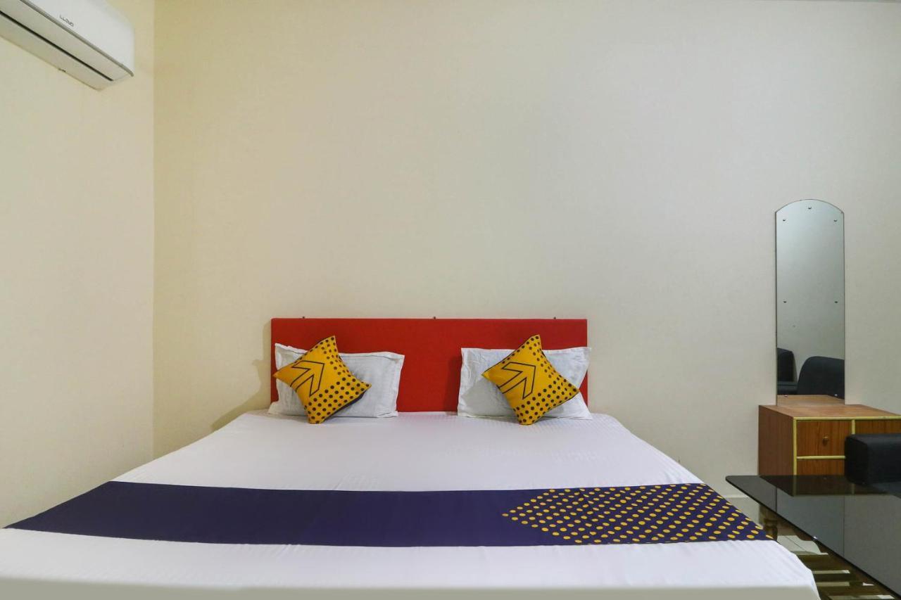 SPOT ON 68151 Prafulla Palace Hotel Jatani Esterno foto